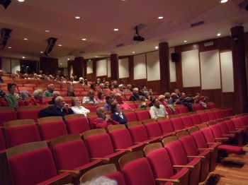 Il pubblico presente nell’Auditorium di Morgex (21502 bytes)